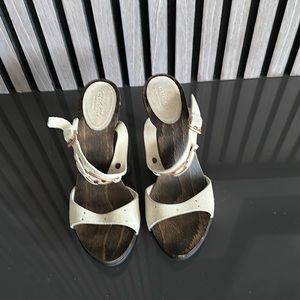 Sexy Gucci sandal  sand color with copper insignia on strap US Size 7 1/2.